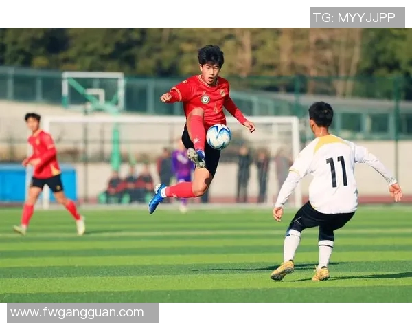 绿茵场上诗意飞扬足球明星与古诗词的完美融合 绿茵场上诗意飞扬足球明星与古诗词的完美融合