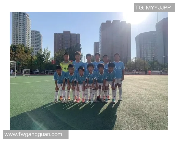 足球明星如何通过科学训练与饮食保持最佳状态与竞技水平的秘诀揭秘 足球明星如何通过科学训练与饮食保持最佳状态与竞技水平的秘诀揭秘